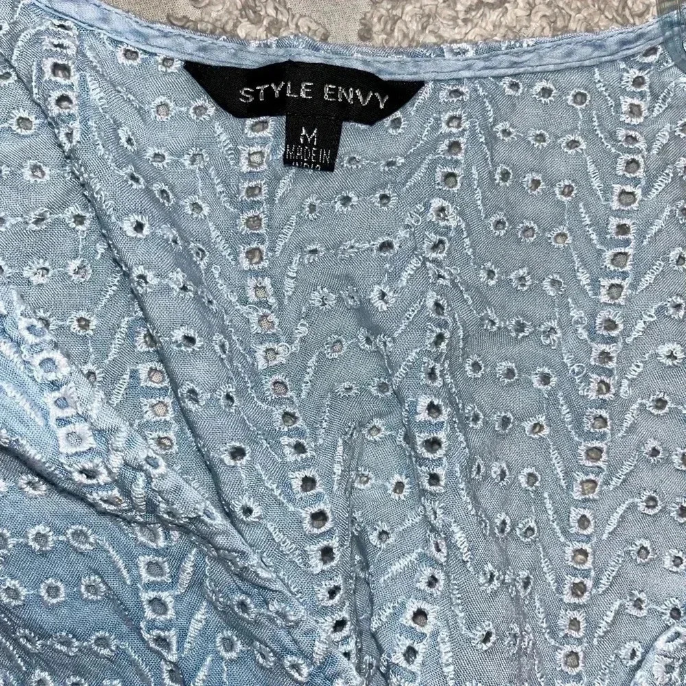 Style Envy Embroidery Butterfly Sleeve Knot Wrap Side - Picture 3 of 3